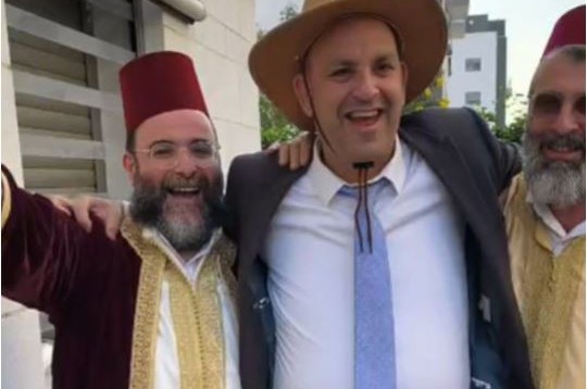 ראש עיריית לוד מר יאיר רביבו בשמחת חג הפורים עם ר' רפאל חימי מנהל מטה הרמב