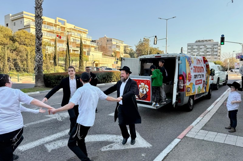 הניידת של חב