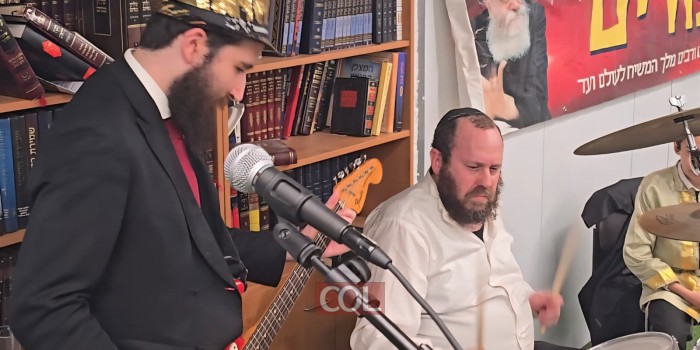 במשתה פורים בבית חב