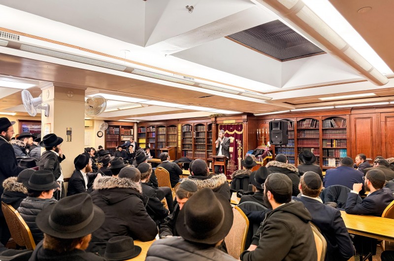 לקראת ׳חבורת המצות׳ של ישיבת תומכי תמימים המרכזית, מסר התמים דובלה למברג סקירה הלכתית מקיפה. המפגש התמקד במיקוד ההלכות הנצרכות ודגשים מעשיים להבטחת הידור מצוות המצה בצורה המיטבית ביותר.