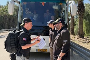 שבת בלב ירדן: המסע שעברו עשרות תמימים בדרך לניו יורק