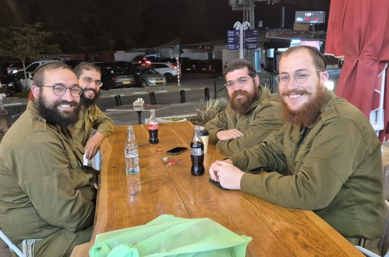 מנוחת הלוחמים: ארבעה משלוחי הרבי ביהוד שמגויסים לצה