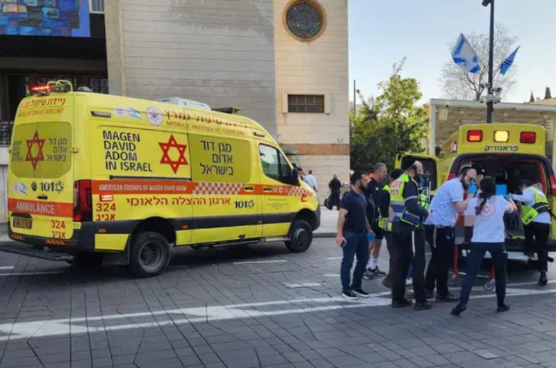 פיגוע ברמת גן: מחבל דקר את יו