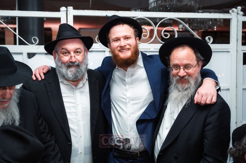 באולם ליובאוויטשע ישיבה בשכונת קראון הייטס התקיימה שמחת הלחיים של החתן התמים שמואל פרקש מוושינגטון עב