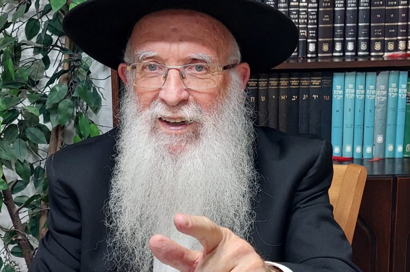 האיבר המוסר מטעמי 'מוּסָר'...  'והסיר את מוראתו בנוצתה'