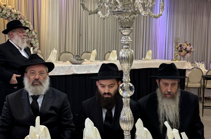 בהשתתפות בני משפחה וידידים: בכפר חב