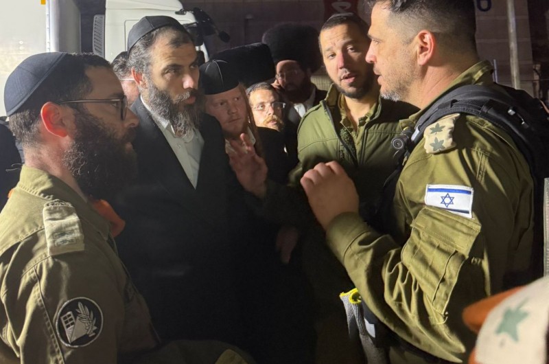 העיתונאי החב