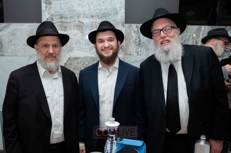 באולמי ישיבת ליובאוויטש: שמחת ה'לחיים' של החתן התמים מענדל פוגל מקראון הייטס עב