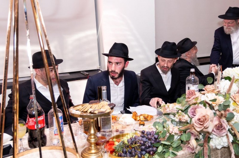 במוזיאון הילדים בשכונת קראון הייטס נערכה שמחת ה'לחיים'-וארט של החתן התמים דובי שפלטר מלוס אנג'לס עב