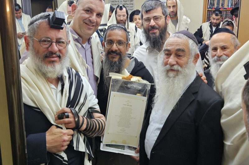 ראש העיר לוד הפתיע את נדב דהרי על השקעתו בבית הכנסת