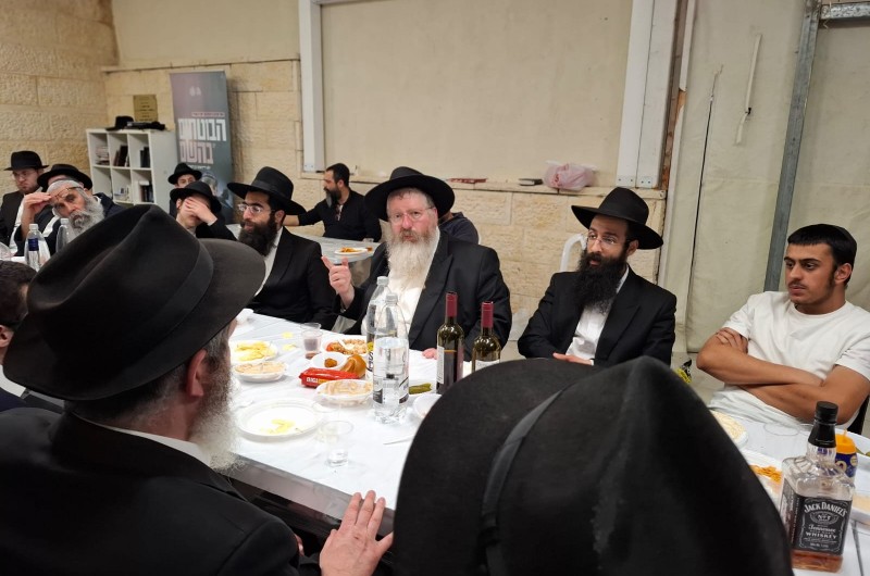 על שהותו אצל הרבי: המשפיע מקרית גת ריתק את אנ