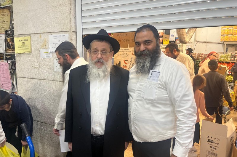 חג של הרחבה: חלוקת 'קמחא דפסחא' ענקית בקהילה באלעד