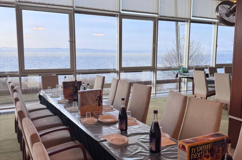 פליטים מאוקראינה חגגו ליל הסדר במחנה בלטון בהונגריה