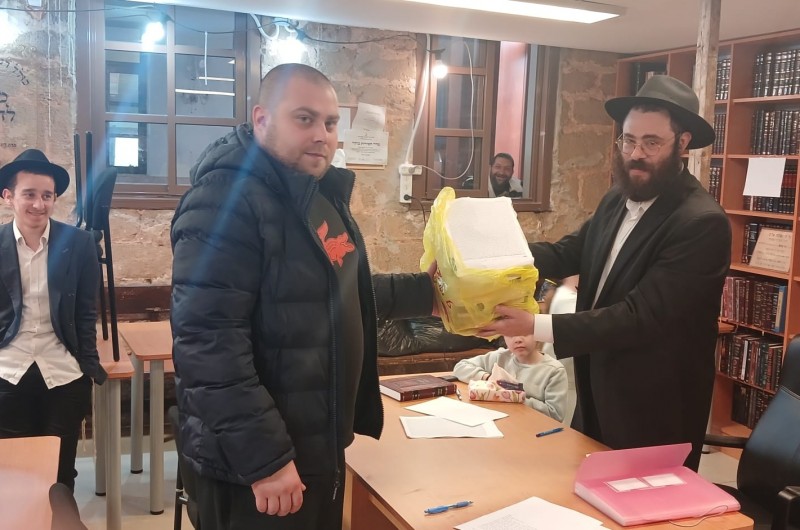 מכור לגוי לשבוע ימים: רב קהילת חב