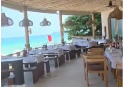  ליל הסדר הגדול על שפת הים, כ-1,300 השתתפו במספר מוקדים מרהיבים ברחבי האי, בניהולו של שליח הרבי לקוסמוי, הרב מענדי גולדשמיד. צפו: