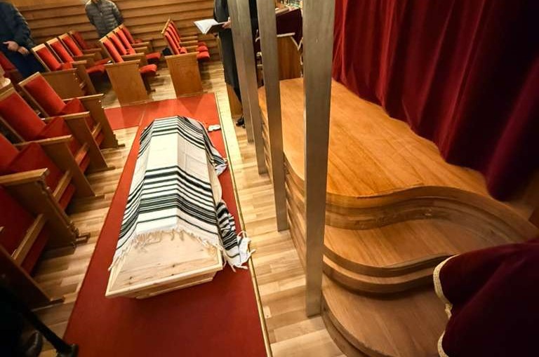 הקהילה היהודית בברלין ליוותה את שליח הרבי למנוחות