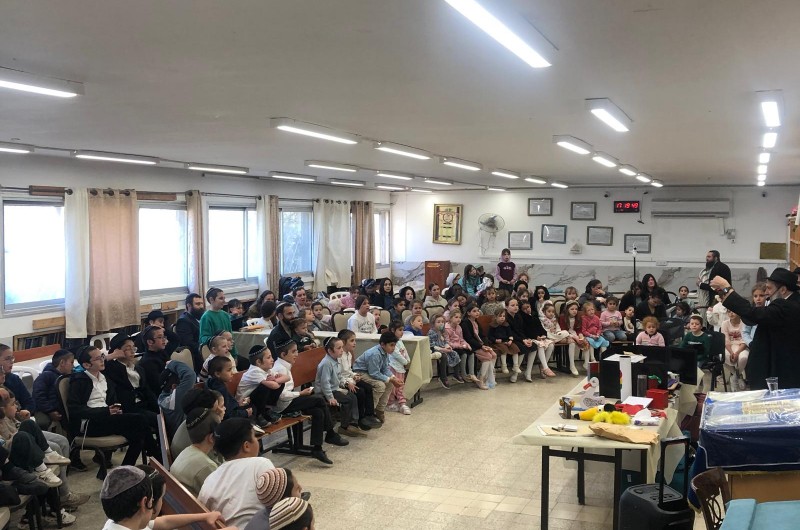 שליח הרבי ורב הקהילה החב