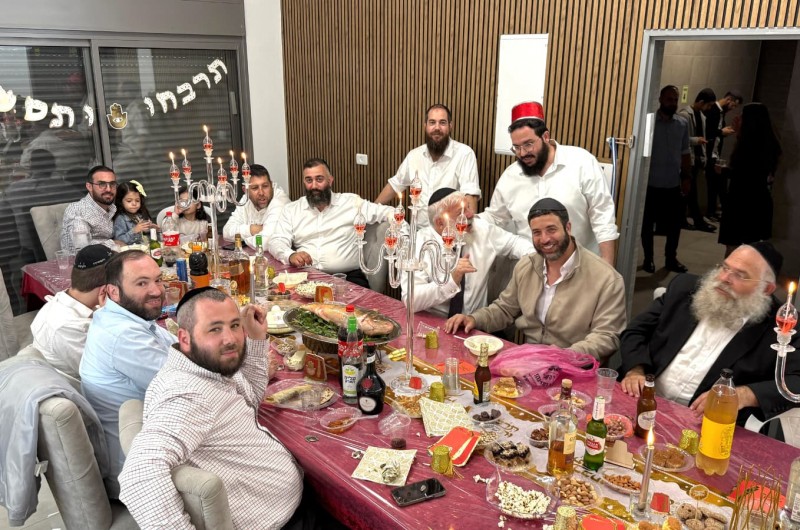 כמיטב המסורת: חגיגות ה'מימונה' בבית הצלם חיים טויטו 