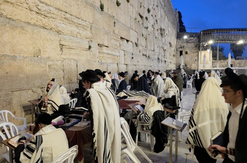 הכותל המערבי שב לפעילות מלאה לאחר 40 יום של הגבלות