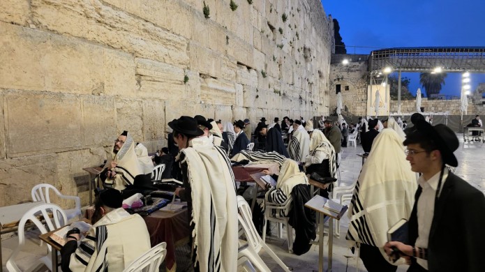 הכותל המערבי שב לפעילות מלאה לאחר 40 יום של הגבלות