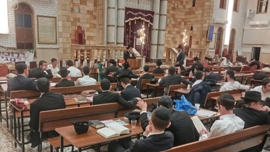 תורה תחת אש: סיום מרגש לישיבת 'בין הזמנים' בכפר חב