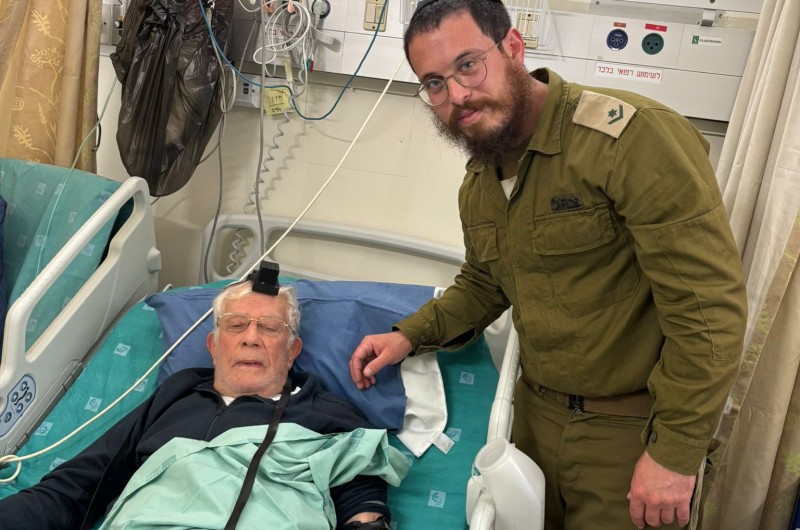 השוטר שרדף ותפס את מחבלי הפדאיון הניח תפילין בגיל 94