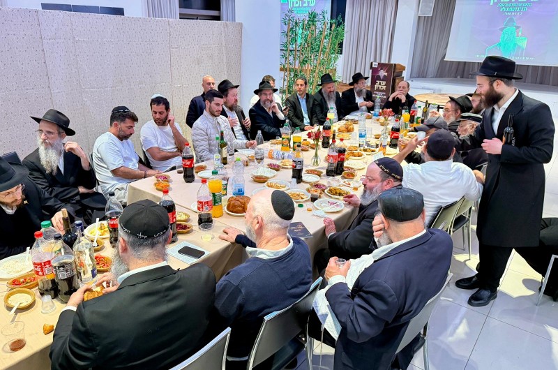 היארצייט הראשון: מאות בערב מרגש לזכר שליח הרבי לחיפה