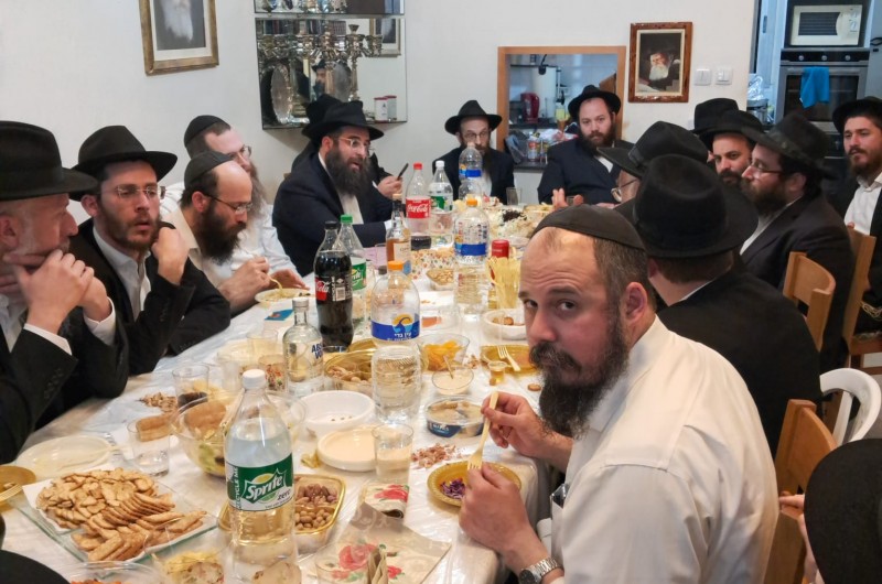 השלוחים לטבריה התכנסו לציון סיום אמירת הקדיש על השליח הראשי הרב יוסף קרמר ע''ה, בביתו בעיר, במלאות 11 חודש לפטירתו