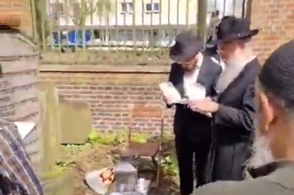 רב העיר המבורג שבגרמניה השליח הרב שלמה ביסטריצקי בציון היעב