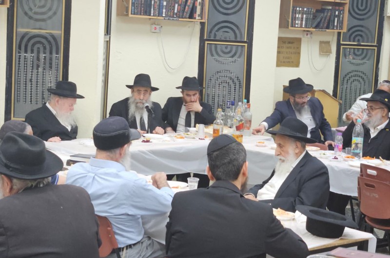 תפארת שבתפארת: סגן מזכיר בי