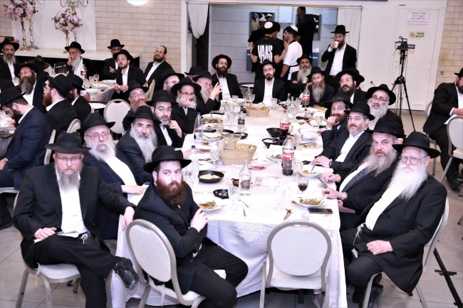 על הניסים: שלוחי הרבי התכנסו לעשות כל שביכולתם