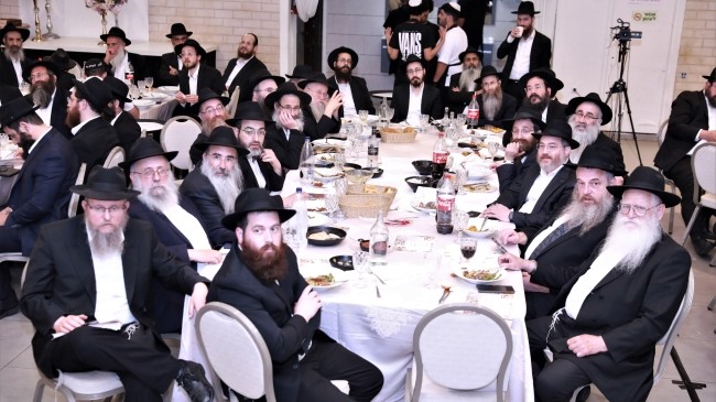 על הניסים: שלוחי הרבי התכנסו לעשות כל שביכולתם