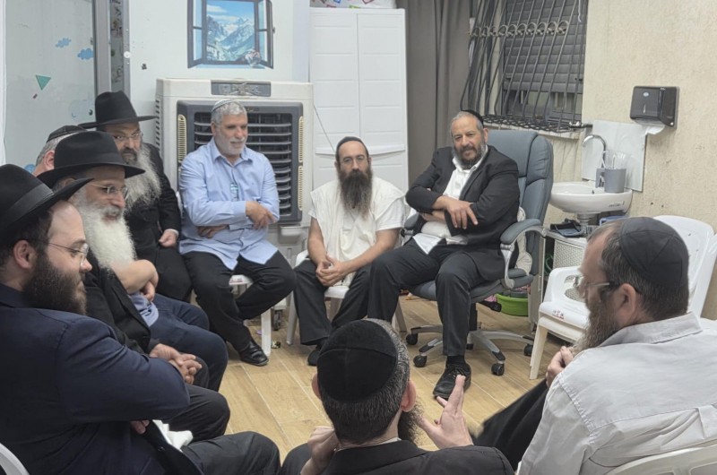 נחל'ה: זרם מנחמים בבית משפחת ר' מנחם חבקוק בלוי ע