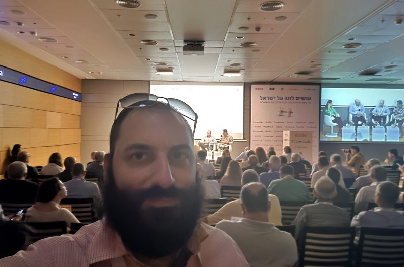 לומד בכדי ללמד: איש המשכנתאות והפיננסים החב