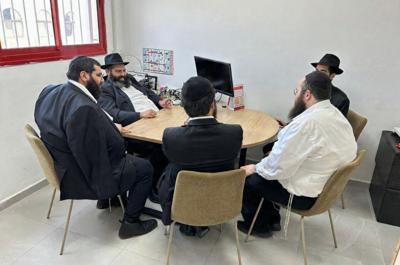 צוות הישיבה החב