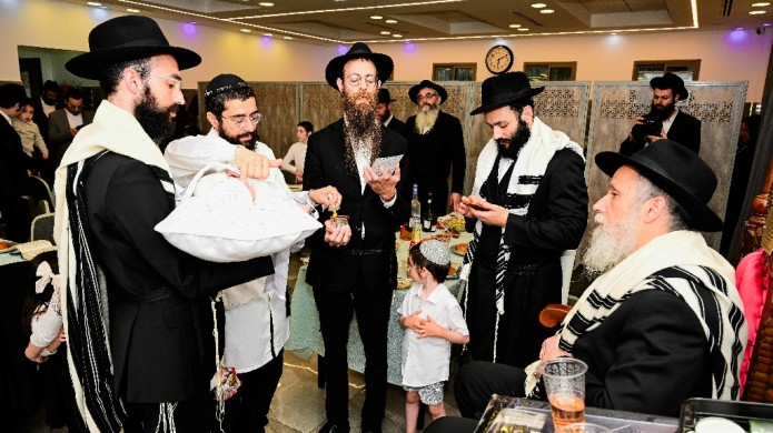 ביתר עילית: שמחת הברית מילה לבן איש התקשורת החב