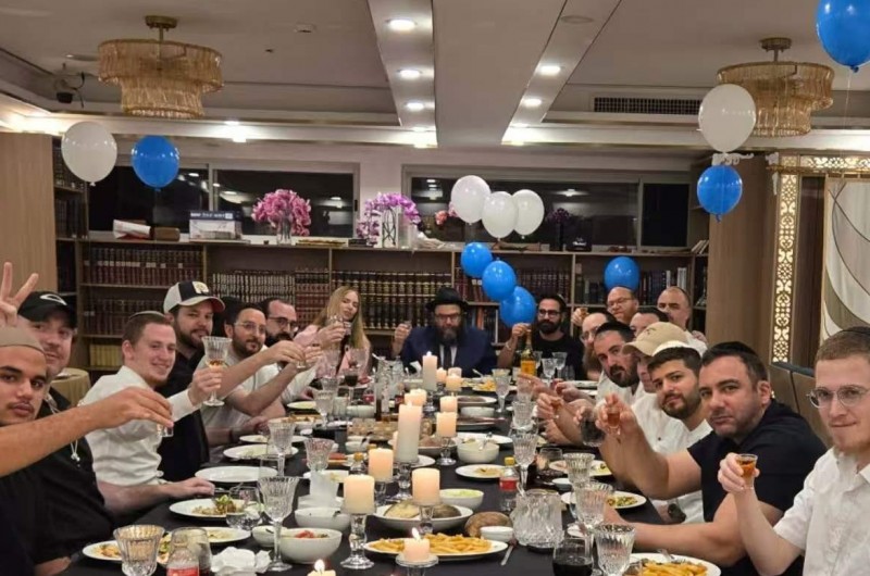 במזל טוב: בעיר פושאן שבסין התקיימה התוועדות לרגל יום הולדתו ה-44 של שליח הרבי ומנהל בית חב