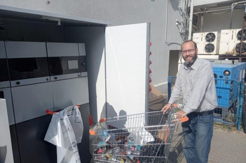 לומדי 'תפארת זקנים' מיחזרו מיליון בקבוקים וגרפו 300 אלף שקל