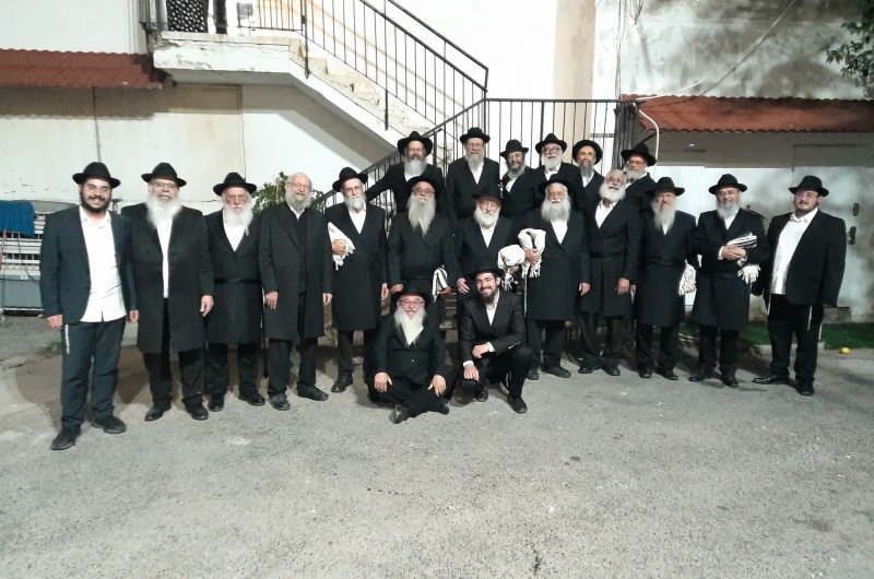 העלו זיכרונות ונוסטלגיה: חברי ה'קבוצה' לשנת תשמ