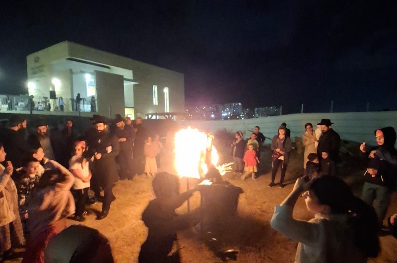שני בתי הכנסת של חב