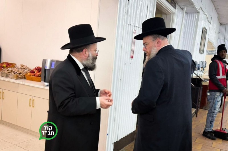 רב הכותל והמקומות הקדושים הרב שמואל רבינוביץ באוהל הקדוש, בבוקר ל