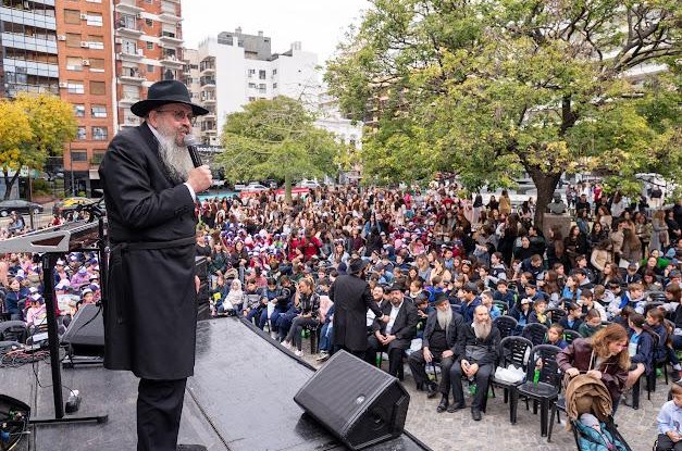 2,500 איש בתהלוכת ל