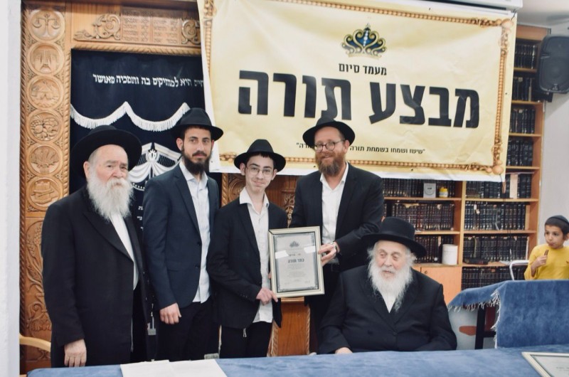בישיבה בנחל'ה: מאות דפי גמרא ומאות מאמרי חסידות בע