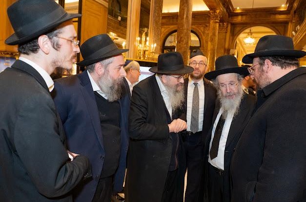 ראשי ישיבות פונוביז' וליקווד נפגשו עם שלוחי חב