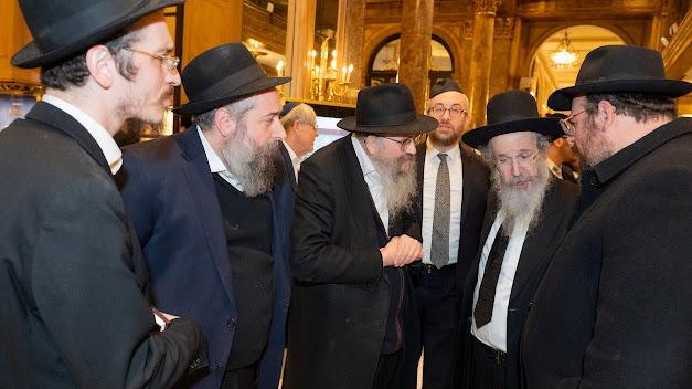 ראשי ישיבות פונוביז' וליקווד נפגשו עם שלוחי חב