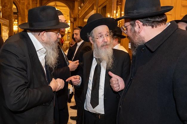 ראש ישיבת פונוביז' חשף את הקשר האישי עם משפיעי חב