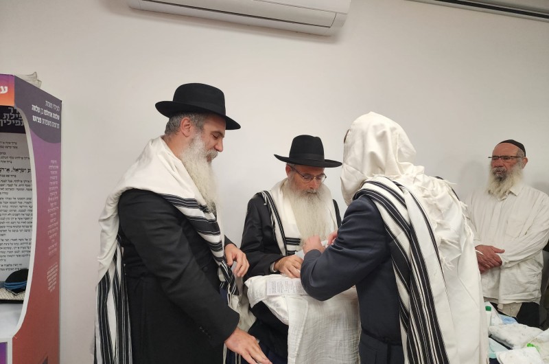 הרב לירז זעירא הכניס את בנו בבריתו של אברהם אבינו ע