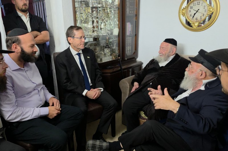בניחום: הרב גלויברמן סיפר לנשיא הרצוג על סבו