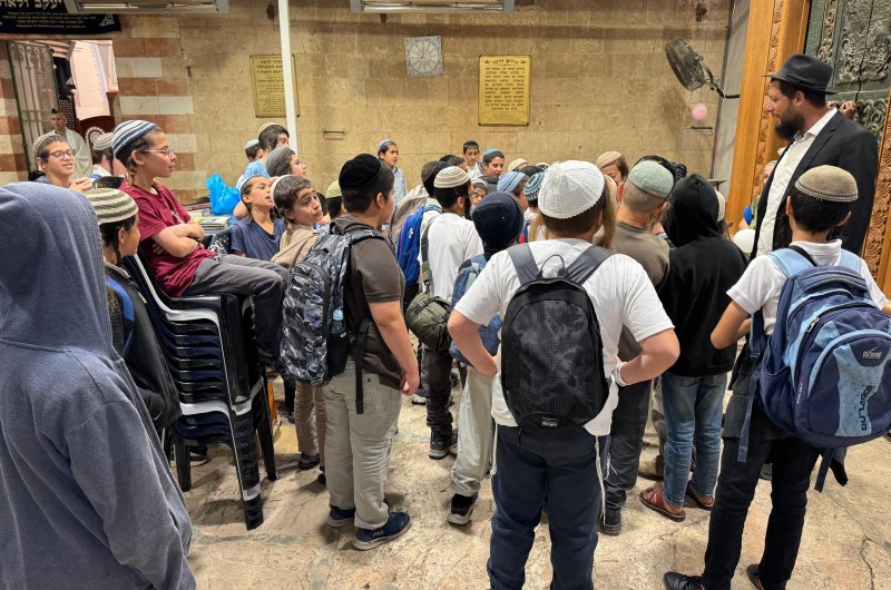 כהוראת הרבי: כינוס ילדים נערך לקראת החג במערת המכפלה