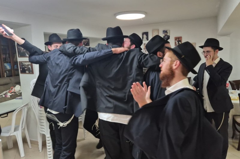 כ-1,200 ילדים ומבוגרים שמעו את 'עשרת הדברות' בדימונה